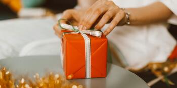 Những dịp nên tặng quà trong kinh doanh