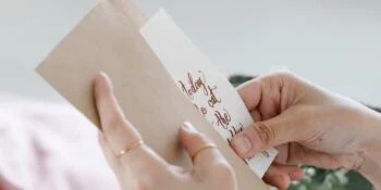 Lợi ích của việc cá nhân hóa quà tặng doanh nghiệp